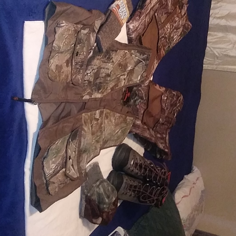 Hunting Gear - Picture 16 of 16